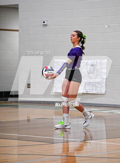 Thumbnail 2 in D'Hanis vs Round Top-Carmine (UIL Volleyball 1A Region III Semifinal) photogallery.
