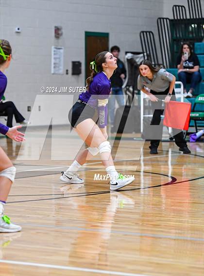 Thumbnail 2 in D'Hanis vs Round Top-Carmine (UIL Volleyball 1A Region III Semifinal) photogallery.