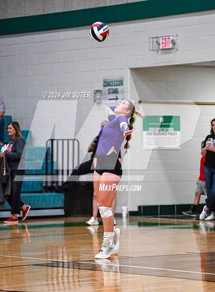 Thumbnail 2 in D'Hanis vs Round Top-Carmine (UIL Volleyball 1A Region III Semifinal) photogallery.
