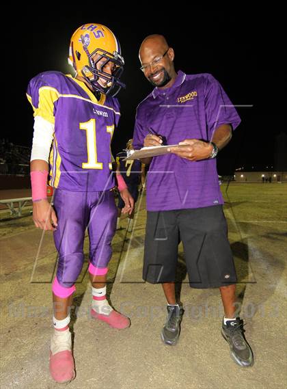 Thumbnail 2 in Lynwood vs. Firebaugh (Lynwood City Classic)  photogallery.
