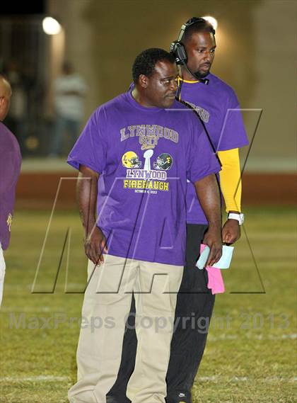 Thumbnail 2 in Lynwood vs. Firebaugh (Lynwood City Classic)  photogallery.