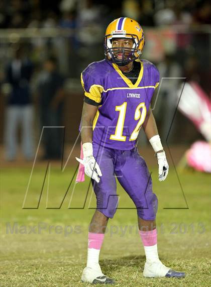 Thumbnail 1 in Lynwood vs. Firebaugh (Lynwood City Classic)  photogallery.