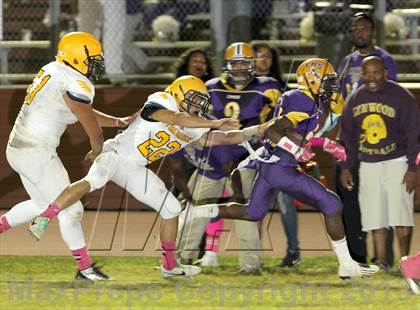 Thumbnail 3 in Lynwood vs. Firebaugh (Lynwood City Classic)  photogallery.