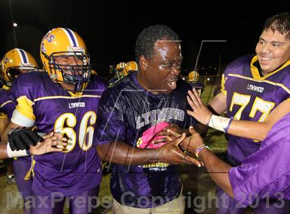 Thumbnail 2 in Lynwood vs. Firebaugh (Lynwood City Classic)  photogallery.