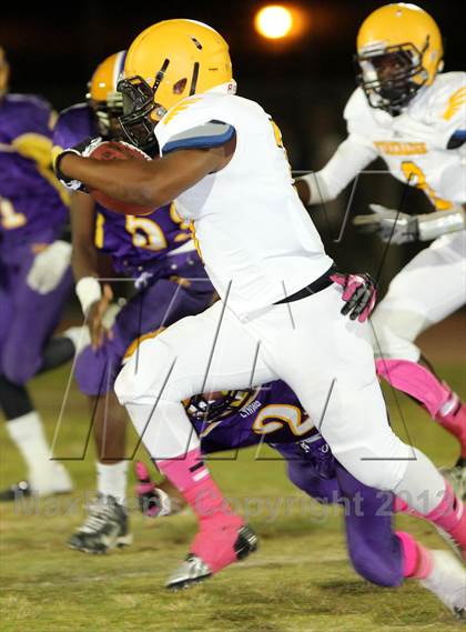 Thumbnail 3 in Lynwood vs. Firebaugh (Lynwood City Classic)  photogallery.