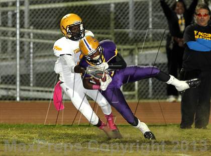Thumbnail 2 in Lynwood vs. Firebaugh (Lynwood City Classic)  photogallery.