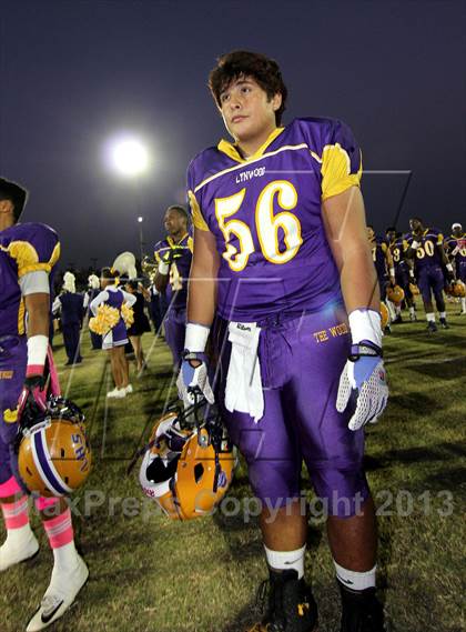 Thumbnail 2 in Lynwood vs. Firebaugh (Lynwood City Classic)  photogallery.
