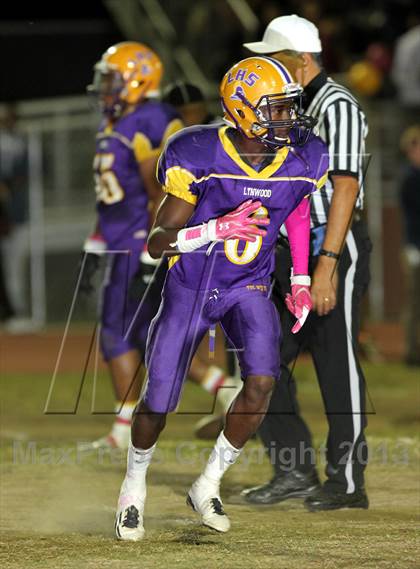 Thumbnail 3 in Lynwood vs. Firebaugh (Lynwood City Classic)  photogallery.