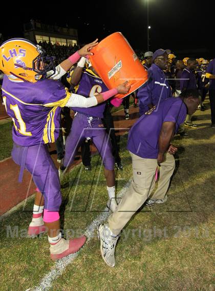 Thumbnail 3 in Lynwood vs. Firebaugh (Lynwood City Classic)  photogallery.