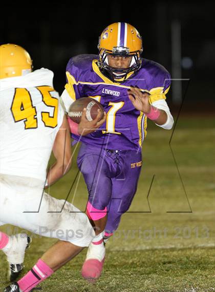 Thumbnail 3 in Lynwood vs. Firebaugh (Lynwood City Classic)  photogallery.