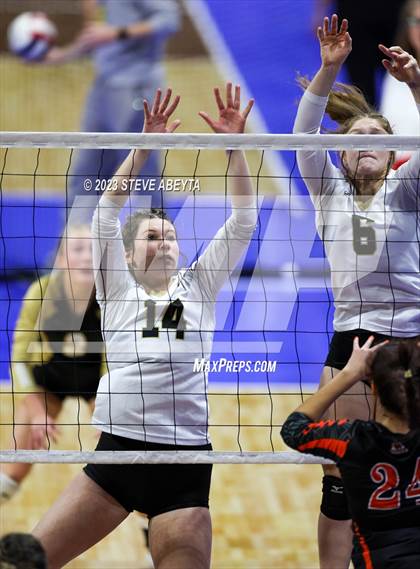 Thumbnail 1 in Jefferson Academy vs. Lamar (CHSAA 3A Contenders First Round) photogallery.