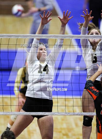 Thumbnail 2 in Jefferson Academy vs. Lamar (CHSAA 3A Contenders First Round) photogallery.