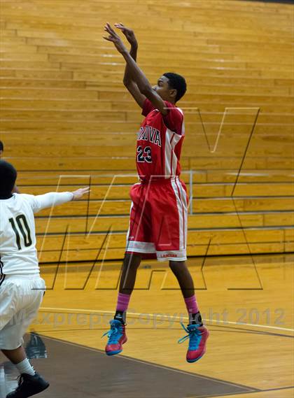 Thumbnail 2 in Chavez vs. Cordova (McDonald's Classic) photogallery.