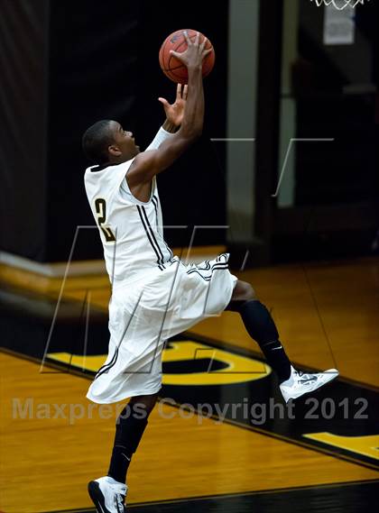 Thumbnail 2 in Chavez vs. Cordova (McDonald's Classic) photogallery.