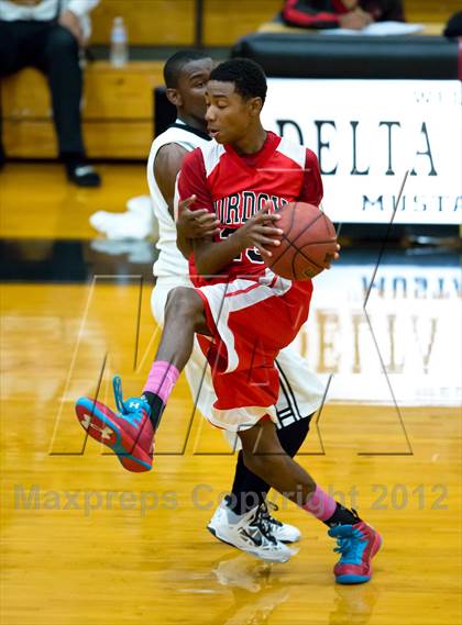 Thumbnail 1 in Chavez vs. Cordova (McDonald's Classic) photogallery.