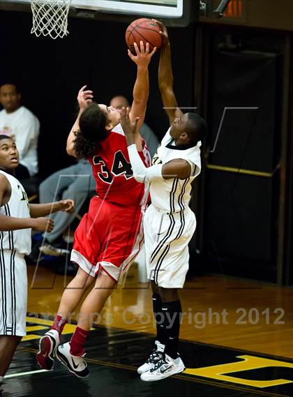Thumbnail 3 in Chavez vs. Cordova (McDonald's Classic) photogallery.