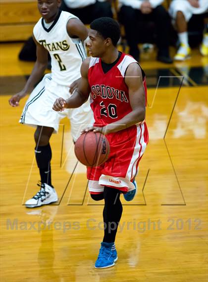 Thumbnail 1 in Chavez vs. Cordova (McDonald's Classic) photogallery.
