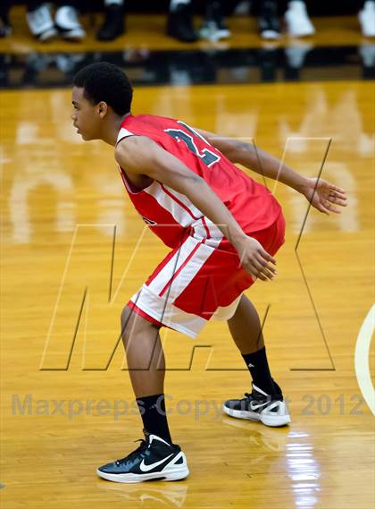 Thumbnail 2 in Chavez vs. Cordova (McDonald's Classic) photogallery.