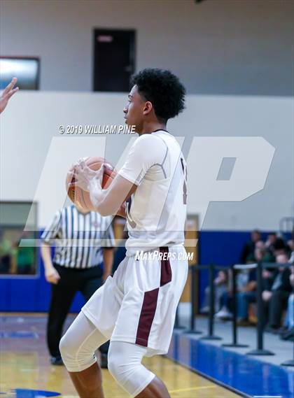 Thumbnail 3 in New Paltz vs. Minisink Valley (Section 9 Class A Championship) photogallery.