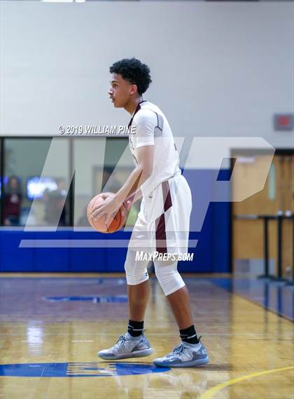 Thumbnail 3 in New Paltz vs. Minisink Valley (Section 9 Class A Championship) photogallery.