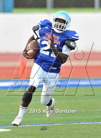 Thumbnail 1 in 2015 Native All Star Football Classic (Red Hawks vs. Blue Eagles) photogallery.