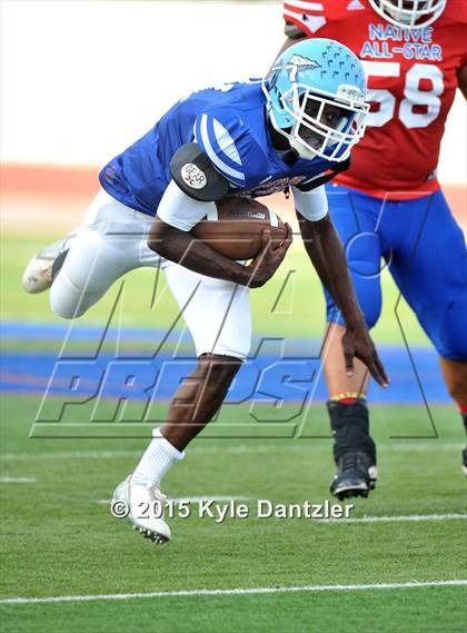 Thumbnail 3 in 2015 Native All Star Football Classic (Red Hawks vs. Blue Eagles) photogallery.