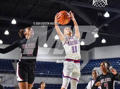 Thumbnail 1 in Pearland vs. Dickinson (RCS Sports Kickoff Classic) photogallery.