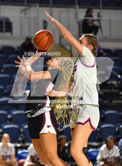 Thumbnail 2 in Pearland vs. Dickinson (RCS Sports Kickoff Classic) photogallery.