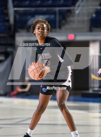 Thumbnail 1 in Pearland vs. Dickinson (RCS Sports Kickoff Classic) photogallery.