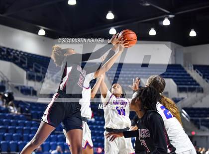 Thumbnail 1 in Pearland vs. Dickinson (RCS Sports Kickoff Classic) photogallery.
