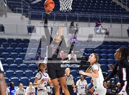 Thumbnail 2 in Pearland vs. Dickinson (RCS Sports Kickoff Classic) photogallery.