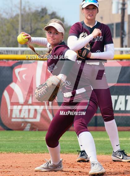 Thumbnail 3 in Katy vs Cinco Ranch photogallery.