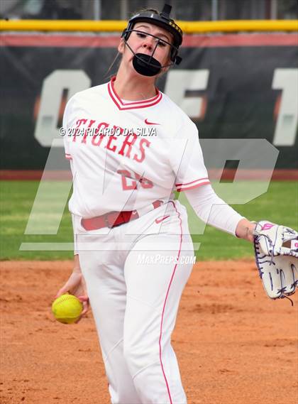 Thumbnail 3 in Katy vs Cinco Ranch photogallery.