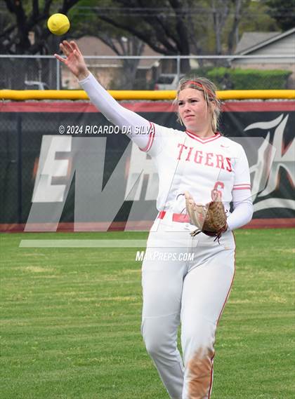 Thumbnail 3 in Katy vs Cinco Ranch photogallery.