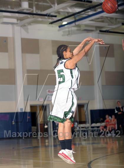 Thumbnail 3 in Perris vs. Mission Viejo (MaxPreps Holiday Classic) photogallery.