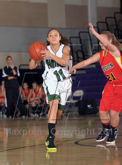 Thumbnail 2 in Perris vs. Mission Viejo (MaxPreps Holiday Classic) photogallery.