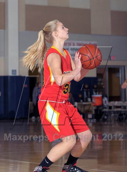 Thumbnail 3 in Perris vs. Mission Viejo (MaxPreps Holiday Classic) photogallery.