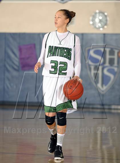Thumbnail 3 in Perris vs. Mission Viejo (MaxPreps Holiday Classic) photogallery.