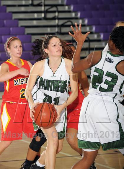 Thumbnail 2 in Perris vs. Mission Viejo (MaxPreps Holiday Classic) photogallery.