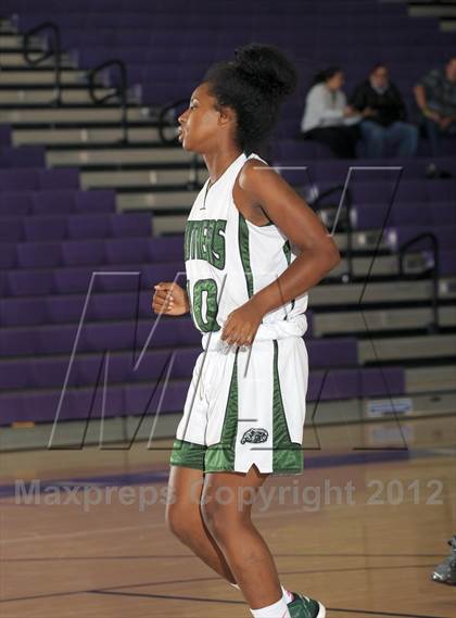Thumbnail 3 in Perris vs. Mission Viejo (MaxPreps Holiday Classic) photogallery.