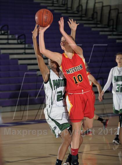 Thumbnail 1 in Perris vs. Mission Viejo (MaxPreps Holiday Classic) photogallery.