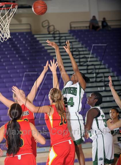 Thumbnail 1 in Perris vs. Mission Viejo (MaxPreps Holiday Classic) photogallery.