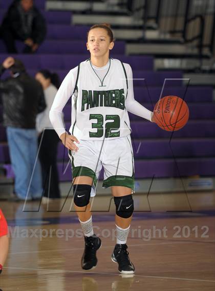 Thumbnail 1 in Perris vs. Mission Viejo (MaxPreps Holiday Classic) photogallery.