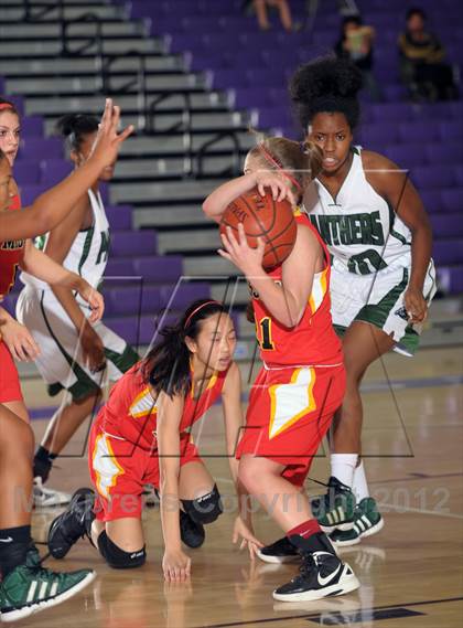Thumbnail 2 in Perris vs. Mission Viejo (MaxPreps Holiday Classic) photogallery.