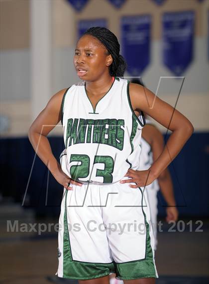 Thumbnail 2 in Perris vs. Mission Viejo (MaxPreps Holiday Classic) photogallery.
