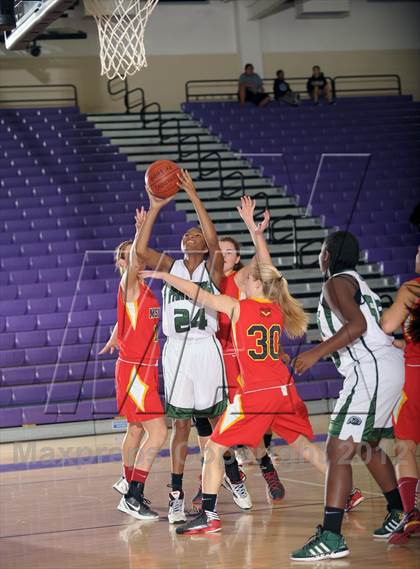 Thumbnail 1 in Perris vs. Mission Viejo (MaxPreps Holiday Classic) photogallery.