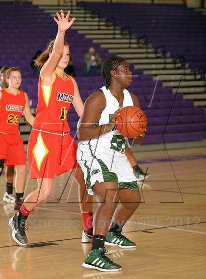 Thumbnail 3 in Perris vs. Mission Viejo (MaxPreps Holiday Classic) photogallery.