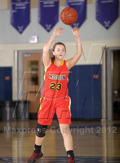 Thumbnail 1 in Perris vs. Mission Viejo (MaxPreps Holiday Classic) photogallery.