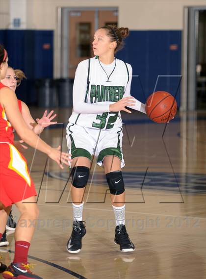 Thumbnail 2 in Perris vs. Mission Viejo (MaxPreps Holiday Classic) photogallery.