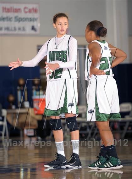 Thumbnail 2 in Perris vs. Mission Viejo (MaxPreps Holiday Classic) photogallery.